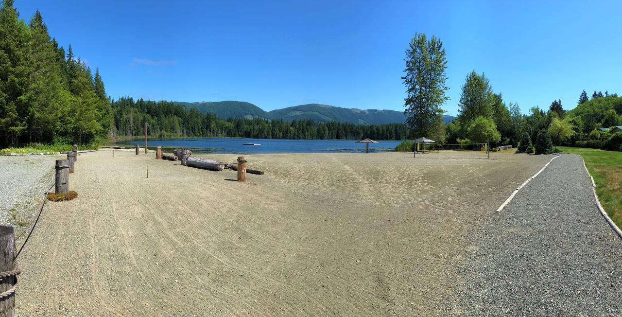 BEAVER LAKE RESORT | LAKE COWICHAN, CANADA | SEASON DEALS FROM $110